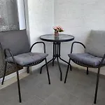 City Center Cute And Comfy Apartment - Ajia Apartments